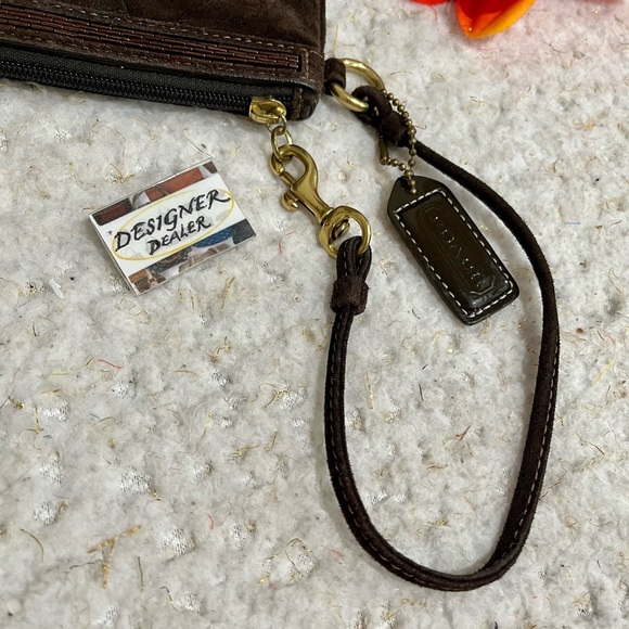 Authentic COACH Suede Embossed Sequined Chocolate Brown Wristlet VGC! - Picture 7 of 9